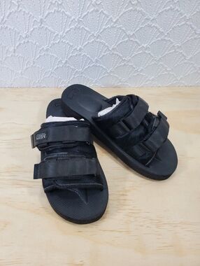 Suicoke Black Slides
